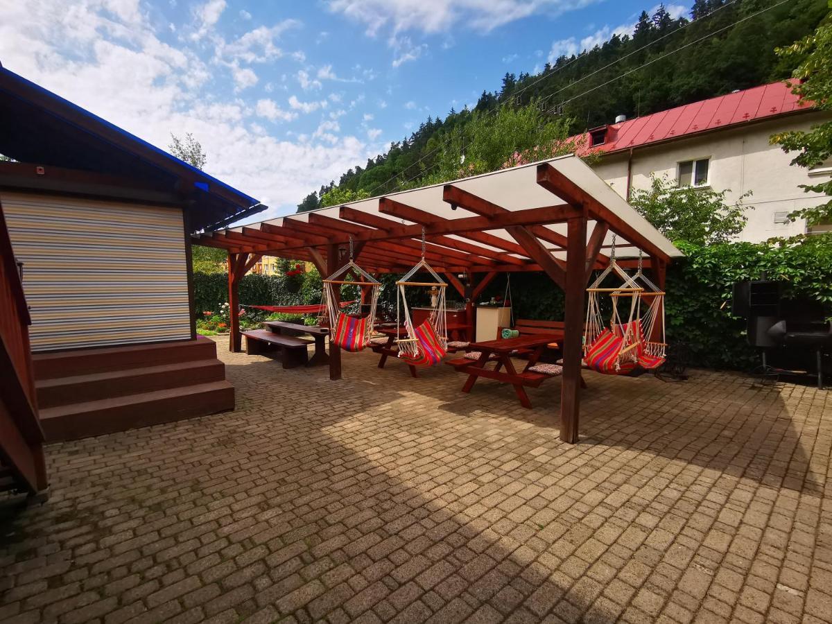 Privat Adriana Apartment Кремница Екстериор снимка