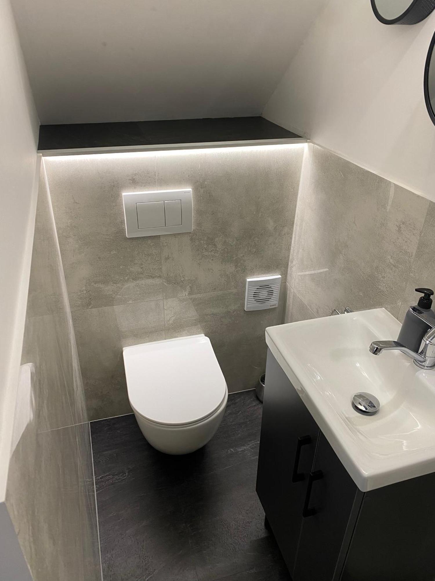 Privat Adriana Apartment Кремница Екстериор снимка