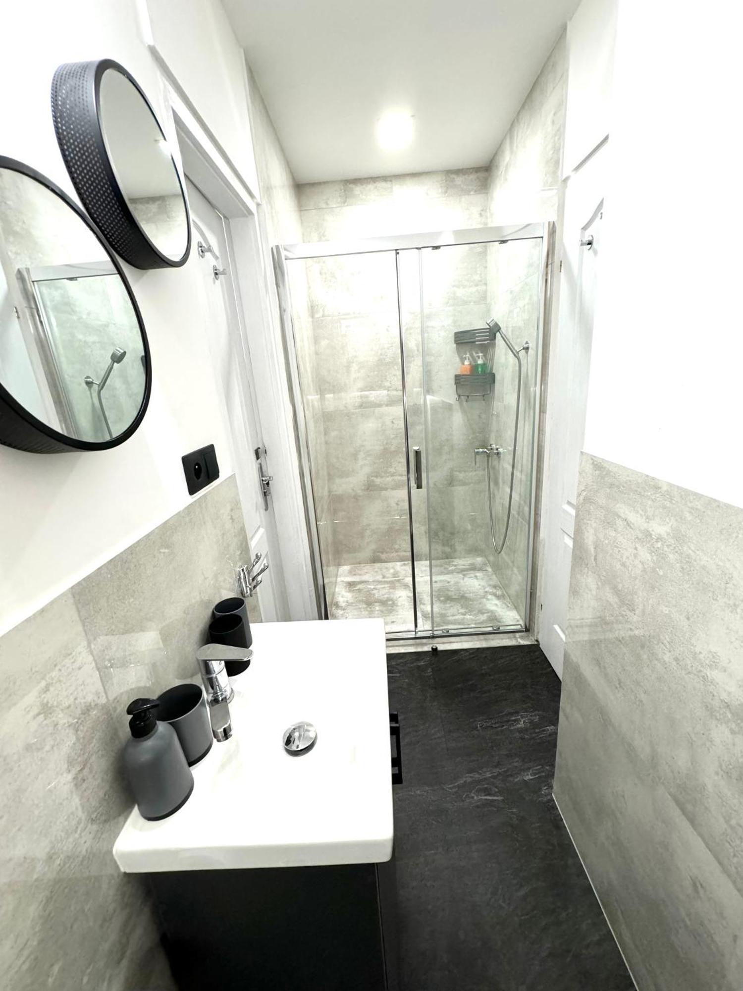 Privat Adriana Apartment Кремница Екстериор снимка