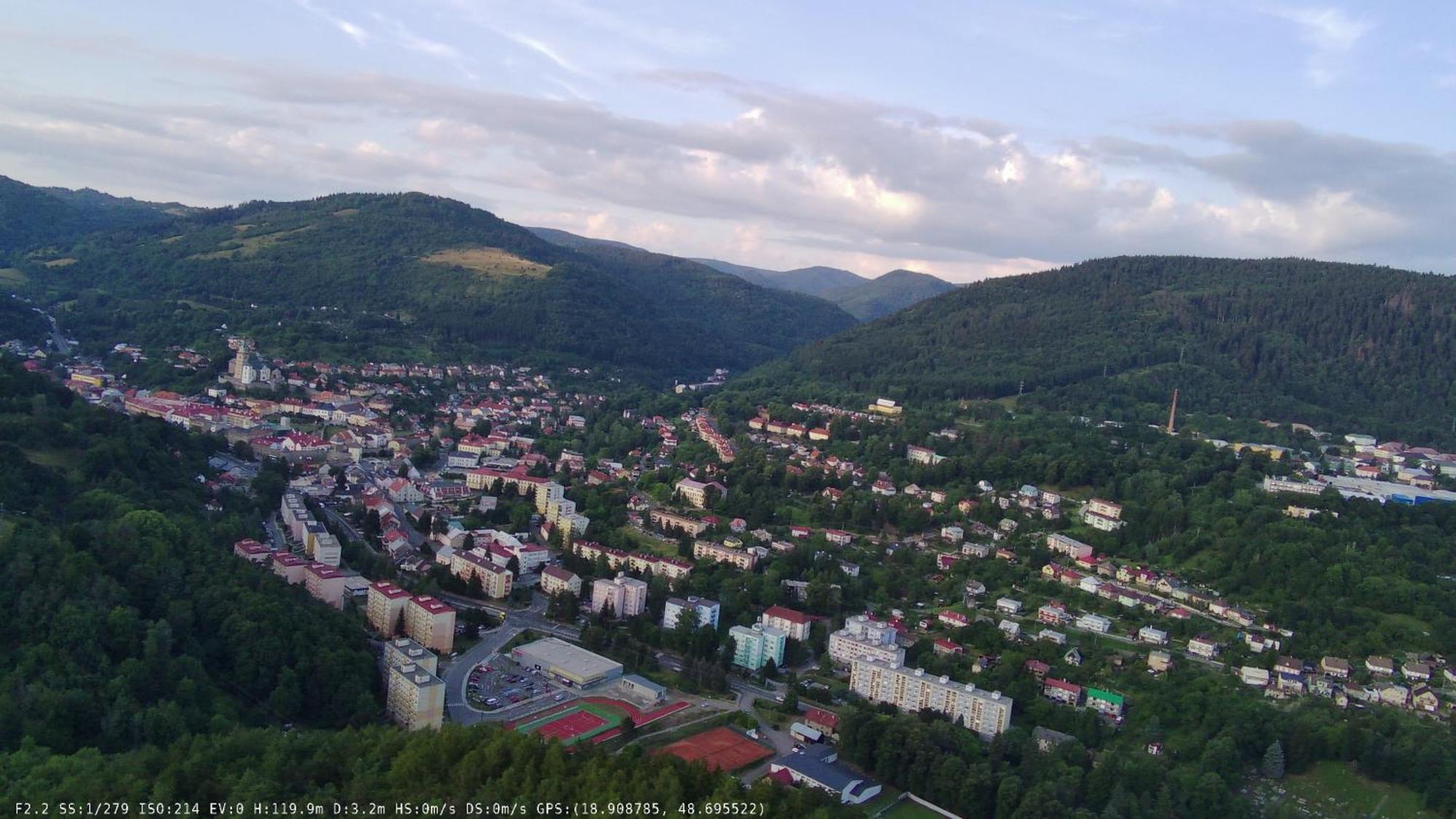 Privat Adriana Apartment Кремница Екстериор снимка